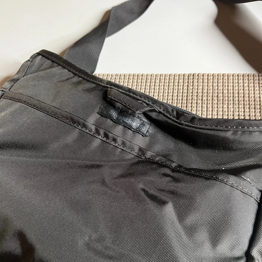 Lowepro StreamLine 150 Black Nylon Camera Shoulder Bag Crossbody‎ Messenger